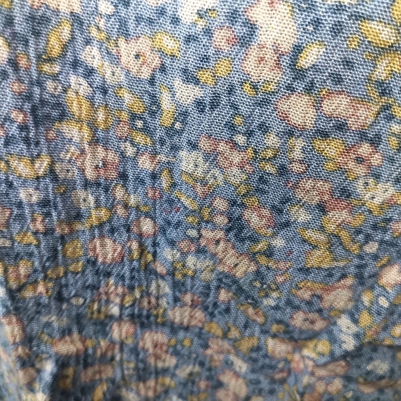 5/$25 Blue Floral Tank Small - Picture 6 of 6